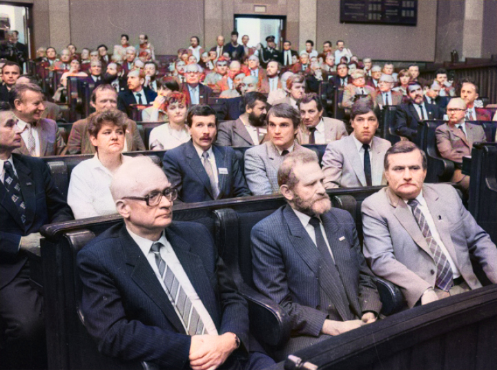 Wybory po rozwiązaniu parlamentu 1993 rok